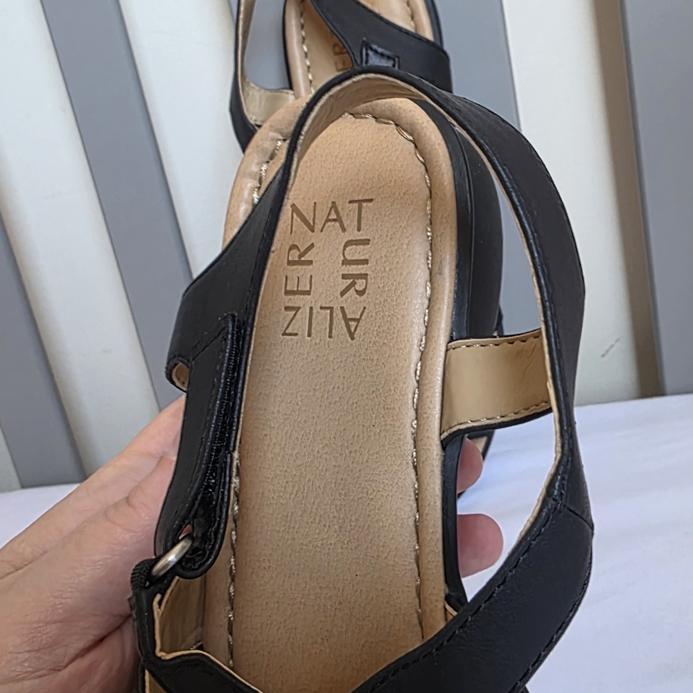 Naturalizer Womens Black Strappy Jessie Sandal Size 9.5 EUC - Picture 2 of 7